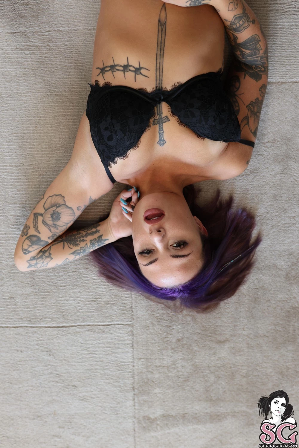 [Suicide Girls] Carolinexoxo Coming To A Living Room Near You