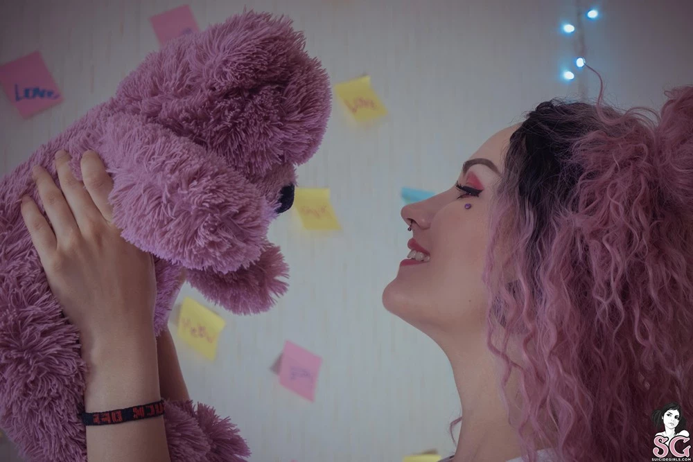 [Suicide Girls] Dead_butterfly - Happy Pink Bear