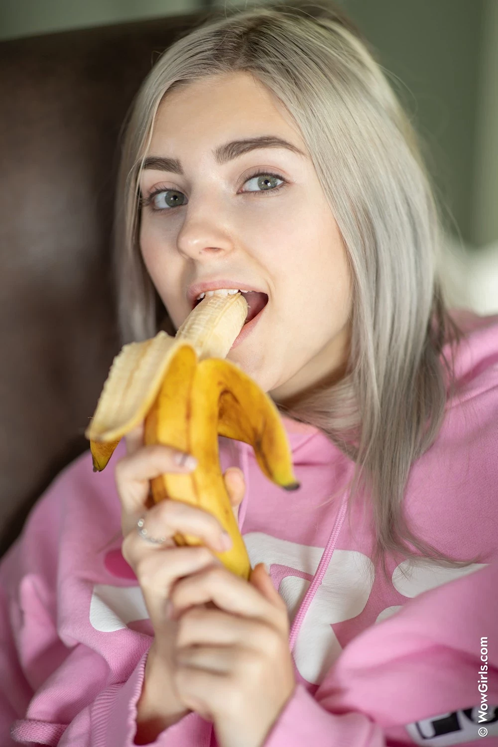 WowGirls - Eva Elfie - Banana Time