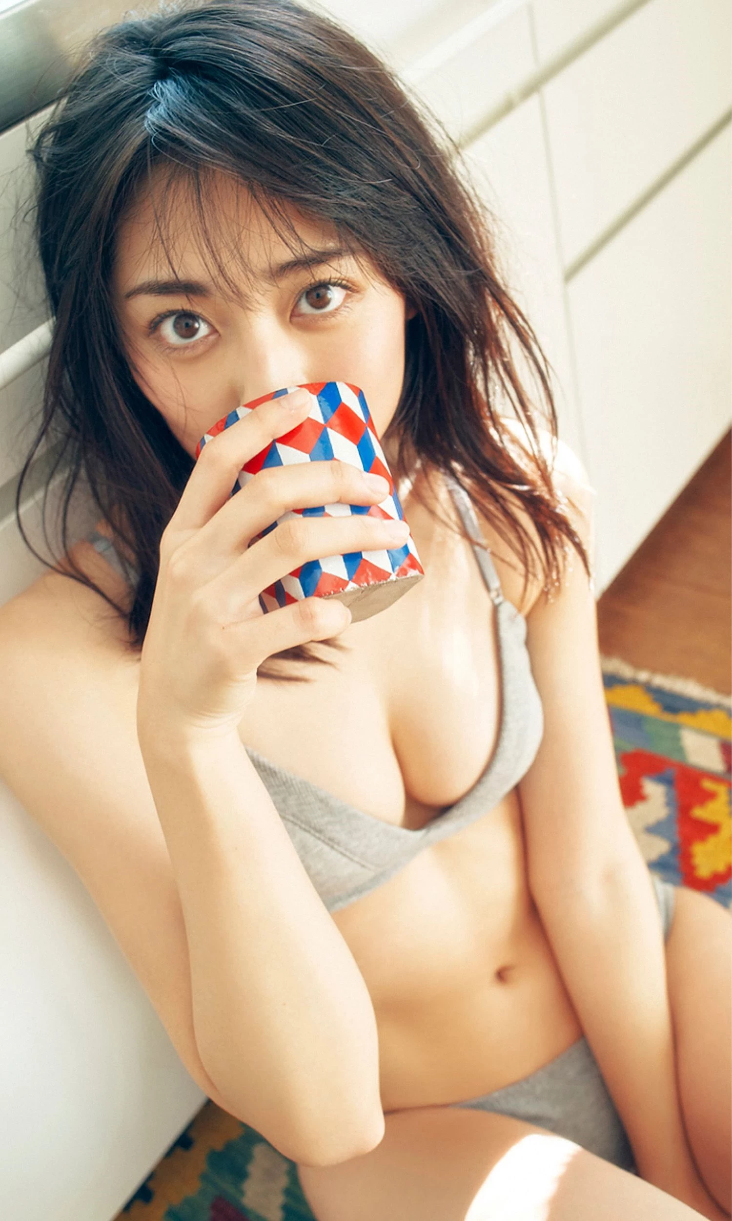 奥山かずさ写真集“平成最后のニューヒロイン！奥山かずさの魅力に迫る。” [77P]