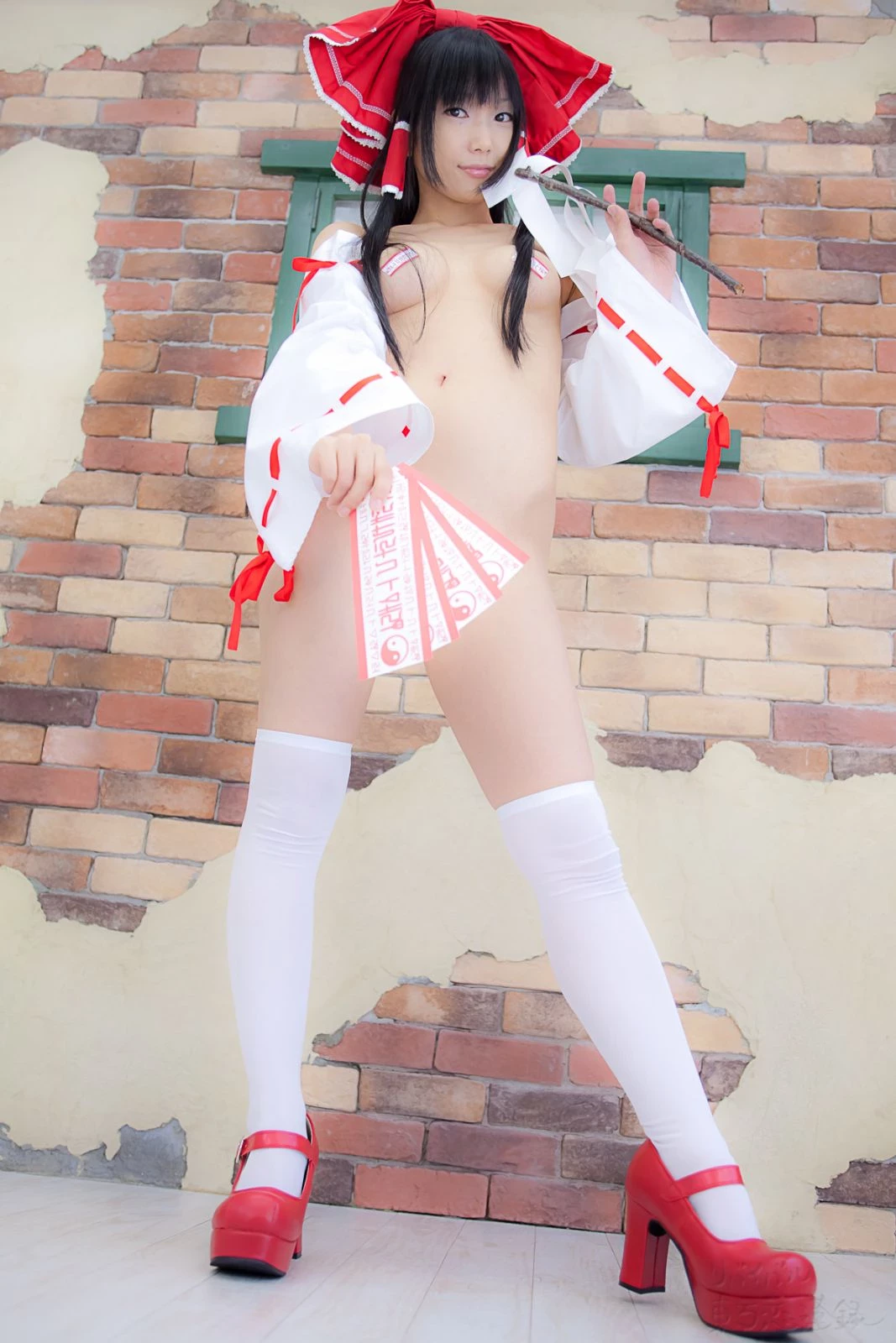 lenfried touhou hakurei reimu sexy ero cosplay