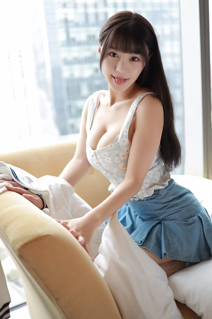 [网络收集]福利姬-小萌妹 童颜巨乳性感写真 [73P]