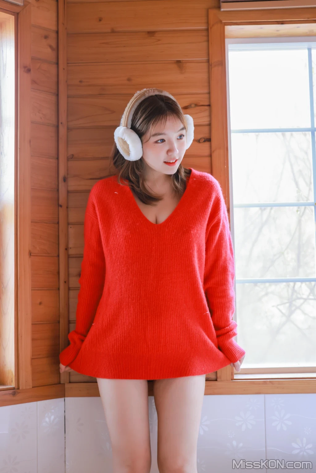 [SWEETBOX] YOONVELY： SWTB Vol.26 – Santa Girl [82 photos ]