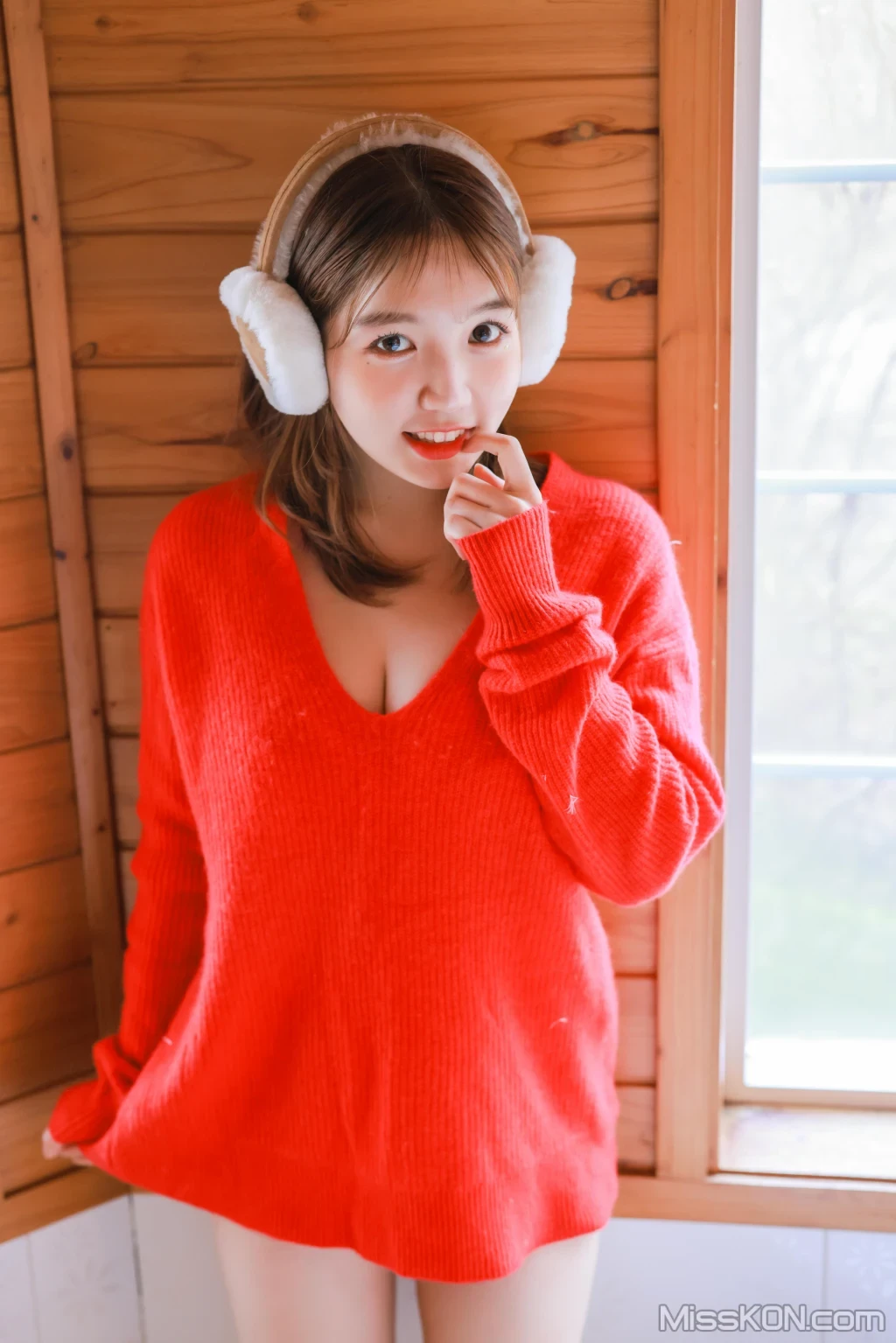 [SWEETBOX] YOONVELY： SWTB Vol.26 – Santa Girl [82 photos ]