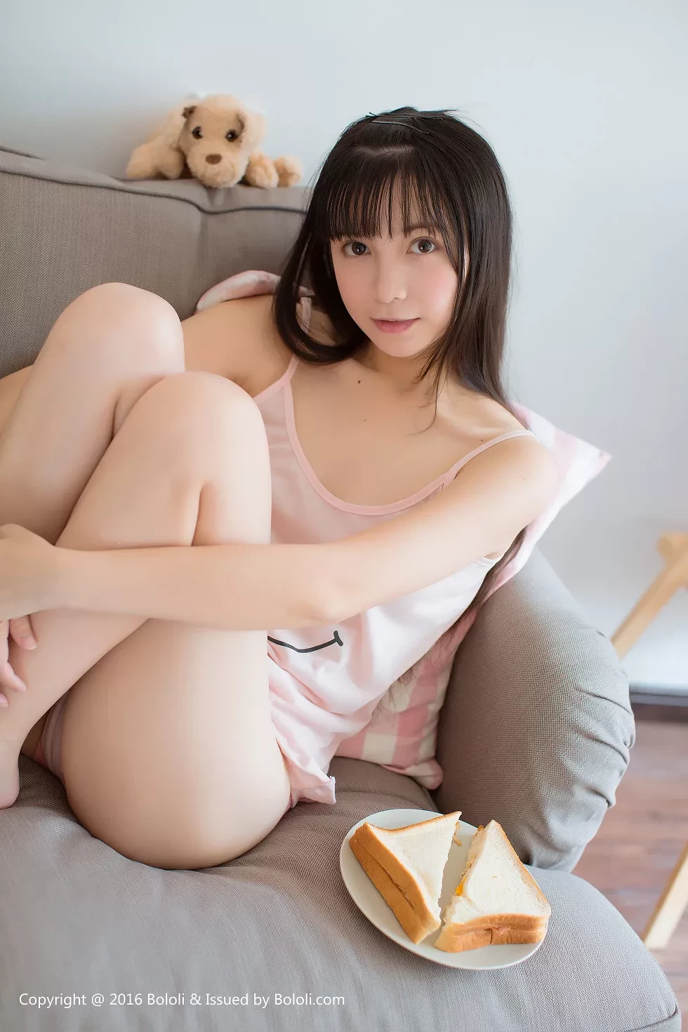 [Tukmo兔几盟]Vol.110_美少女鱼丸居家私房粉色卡通睡衣小女友视角迷人写真30P