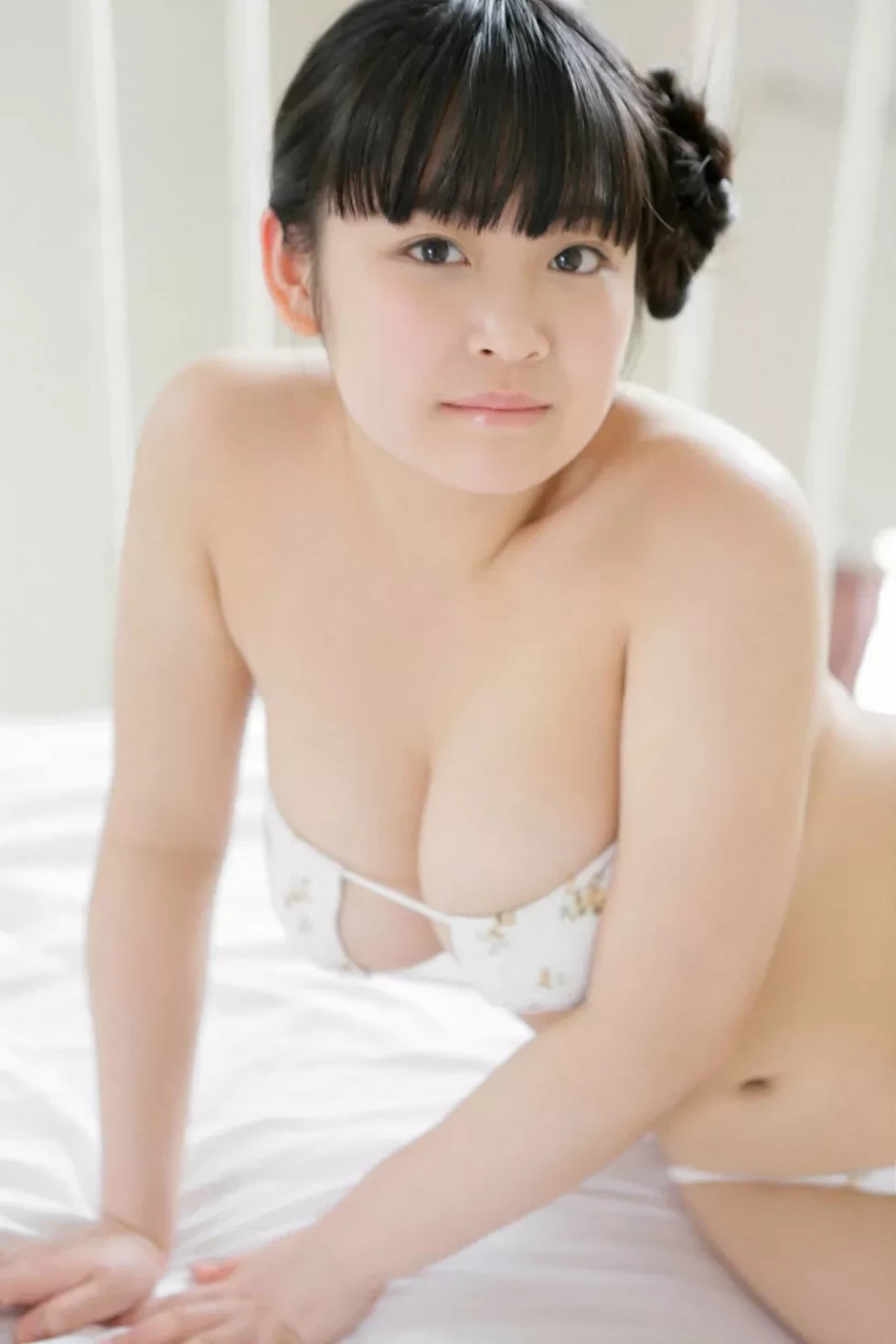 [YS Web]Vol.672_日本G杯美少女Yuumi童颜巨乳性感写真100P