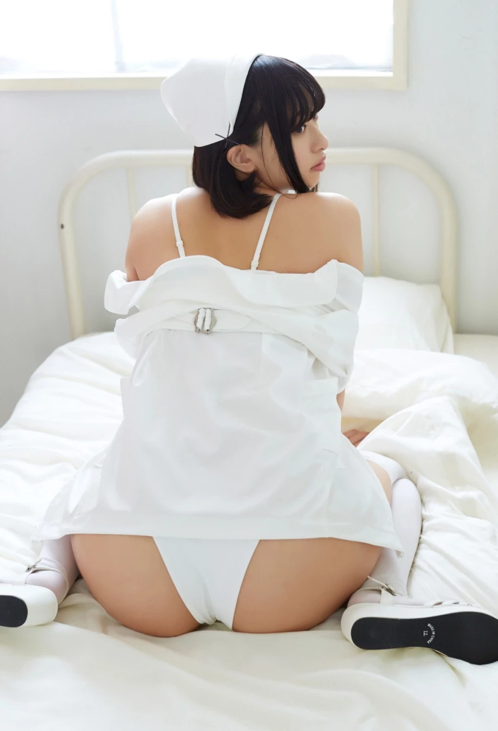 Yuka Kuramochi 仓持由香, [Photobook] ケツ圧高すぎナース 2017.02.10 解禁グラビア写真集