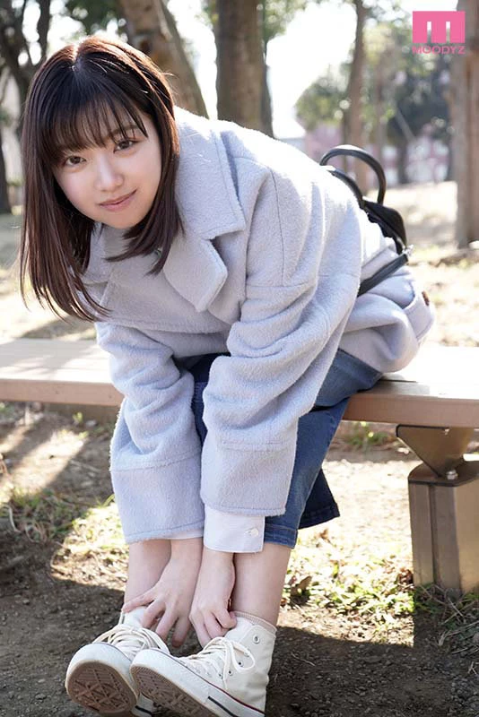 [动图]森下ことの 笑颜が可爱いFカップの子○服贩売员！ [15P]