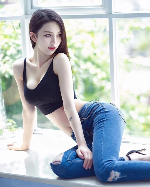 韩国爆乳女主播 Crystal Lee