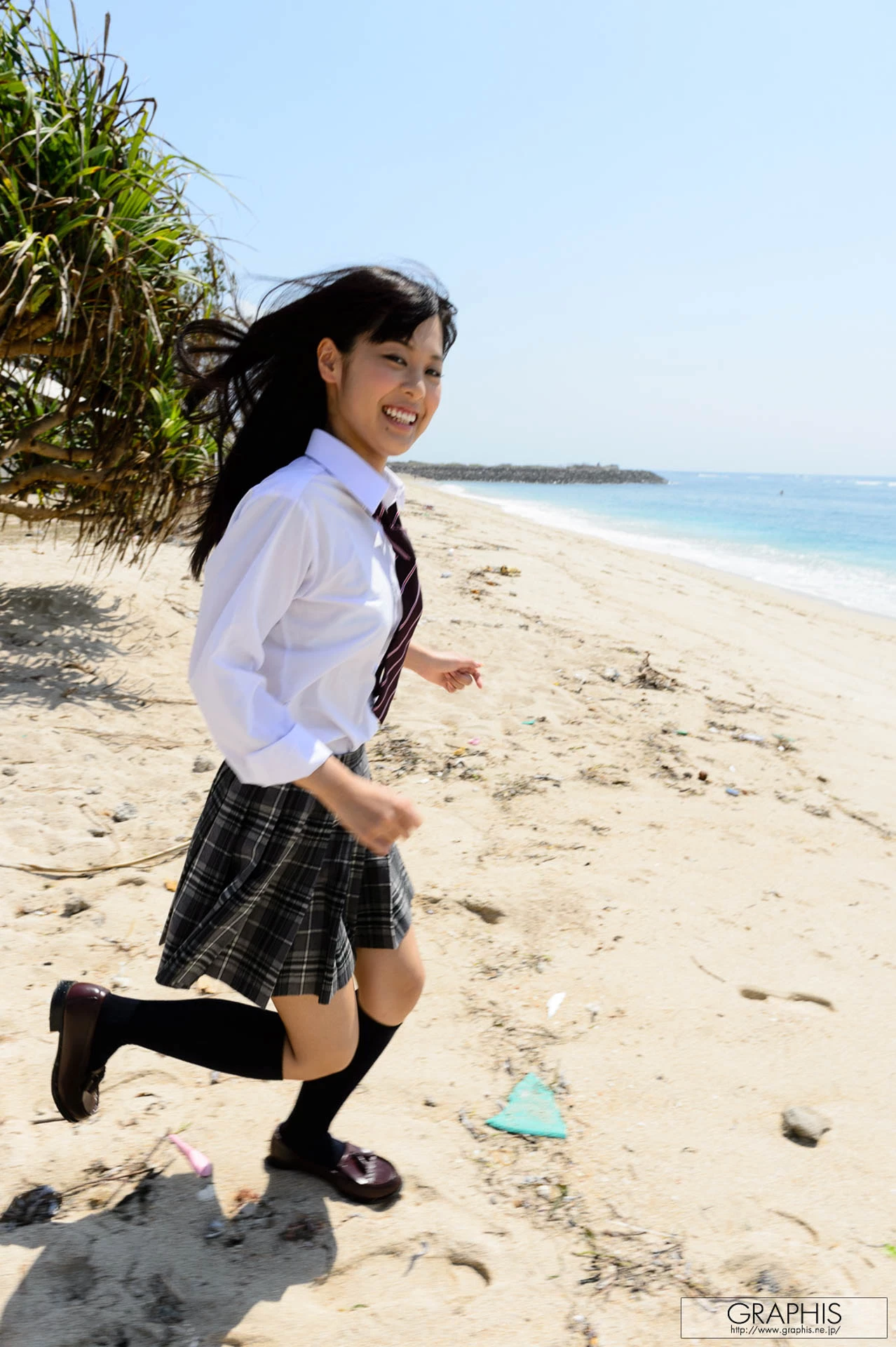 清纯女优纱藤まゆ 美人露胸一瞬间有够晕