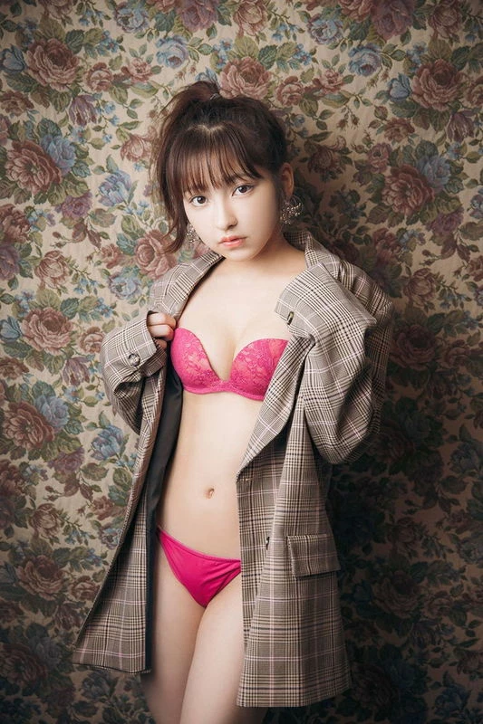 十味[20] ニコ动の元踊り手だった超絶美少女 生々しいセクシーランジェリー姿见せ...