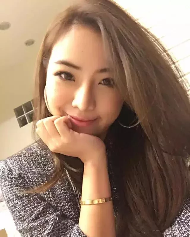 台湾超正网拍老板娘Stephanie Teh