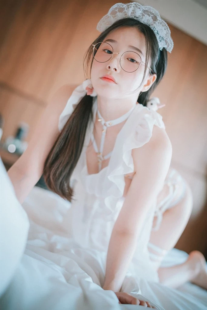 DJAWA Photo – Pia [피아] “Sheer Chiffon Apron” [66P]