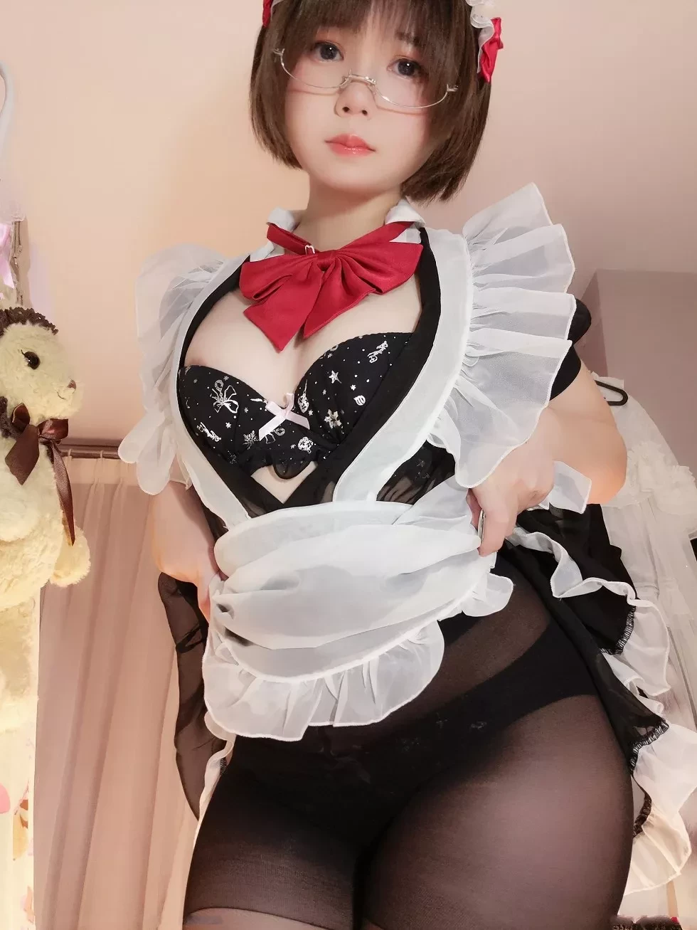 [Cosplay精选]きょう肉肉女仆装半脱露性感内衣秀丰满身材撩人诱惑写真31P