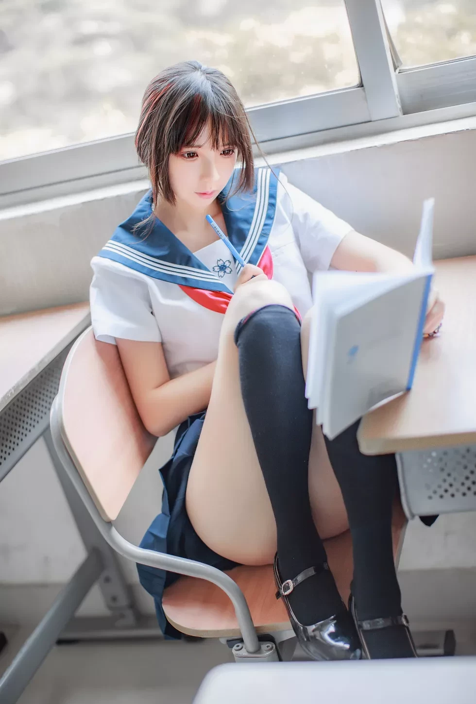 [Cosplay精选]COS美女疯猫ss同桌的水手服黑丝美腿性感写真41P