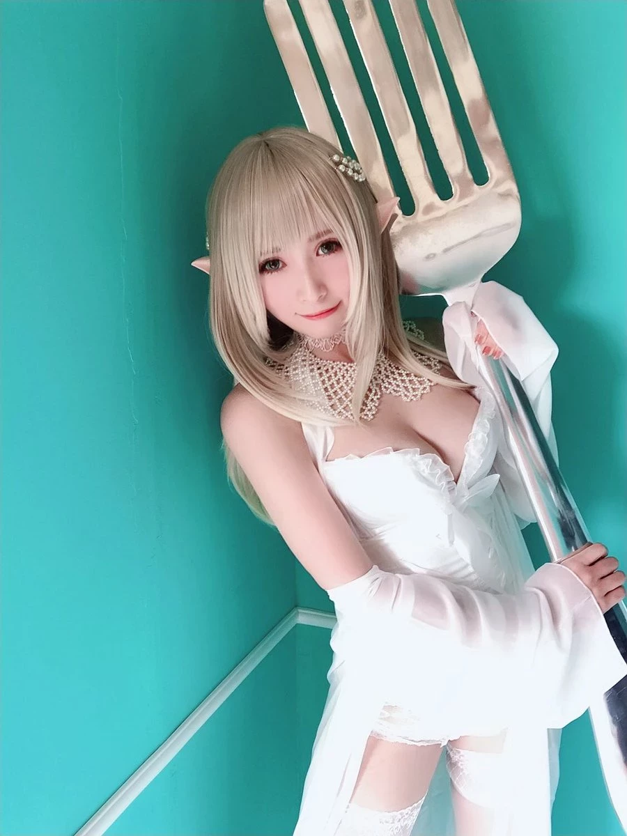 超甜美Coser“JILL”卸下浓妆是个萌妹子 01