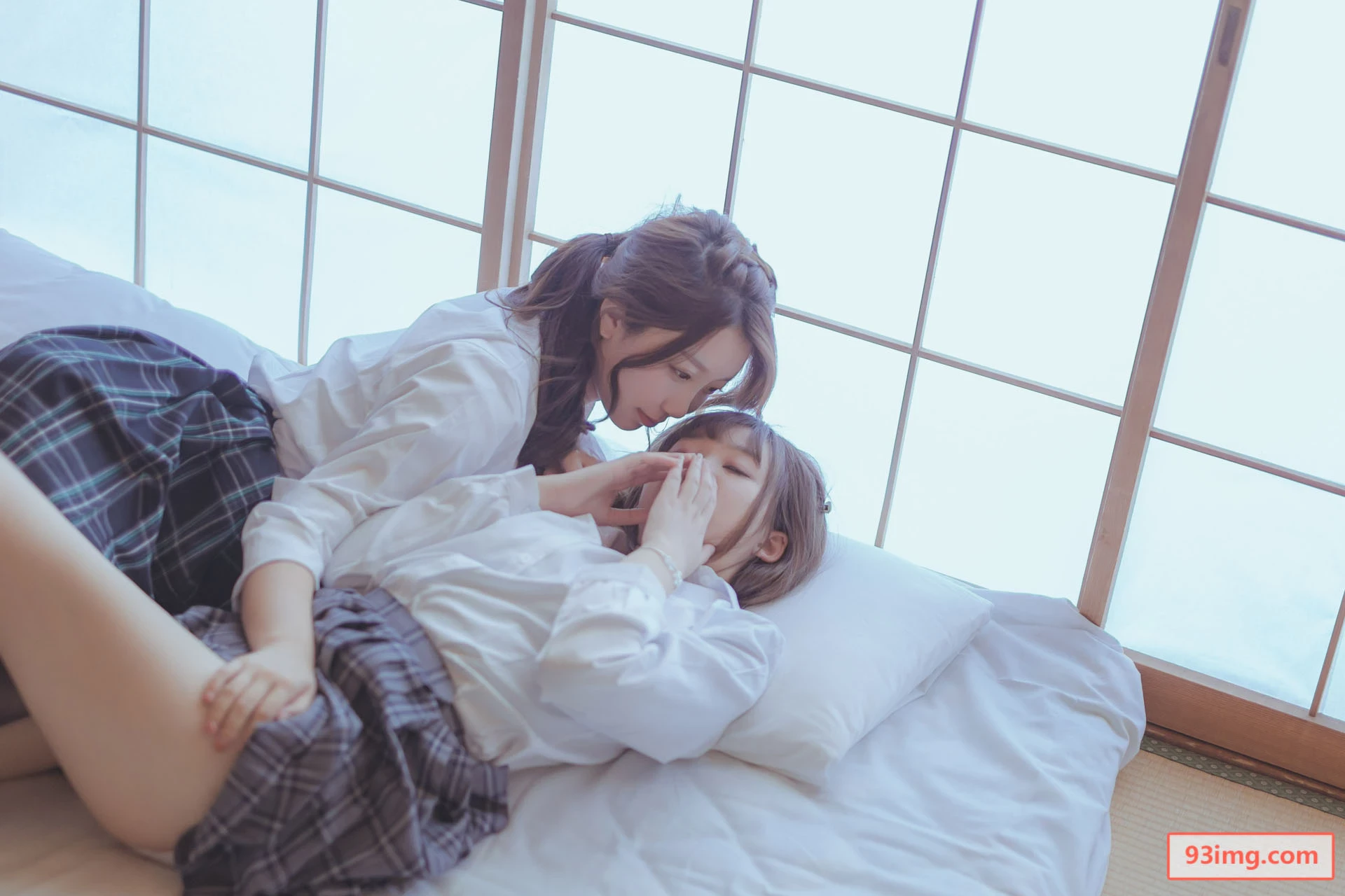 JK制服百合少女写真[CN：-黑川-]