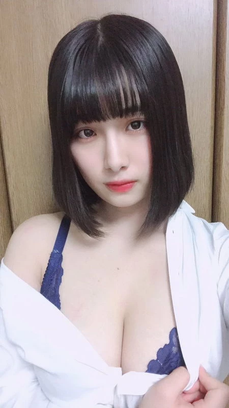 大间乃トーコ[19] 养护教谕目指すHカップの现役女子大生 グラビアで先にSexyな下着姿...