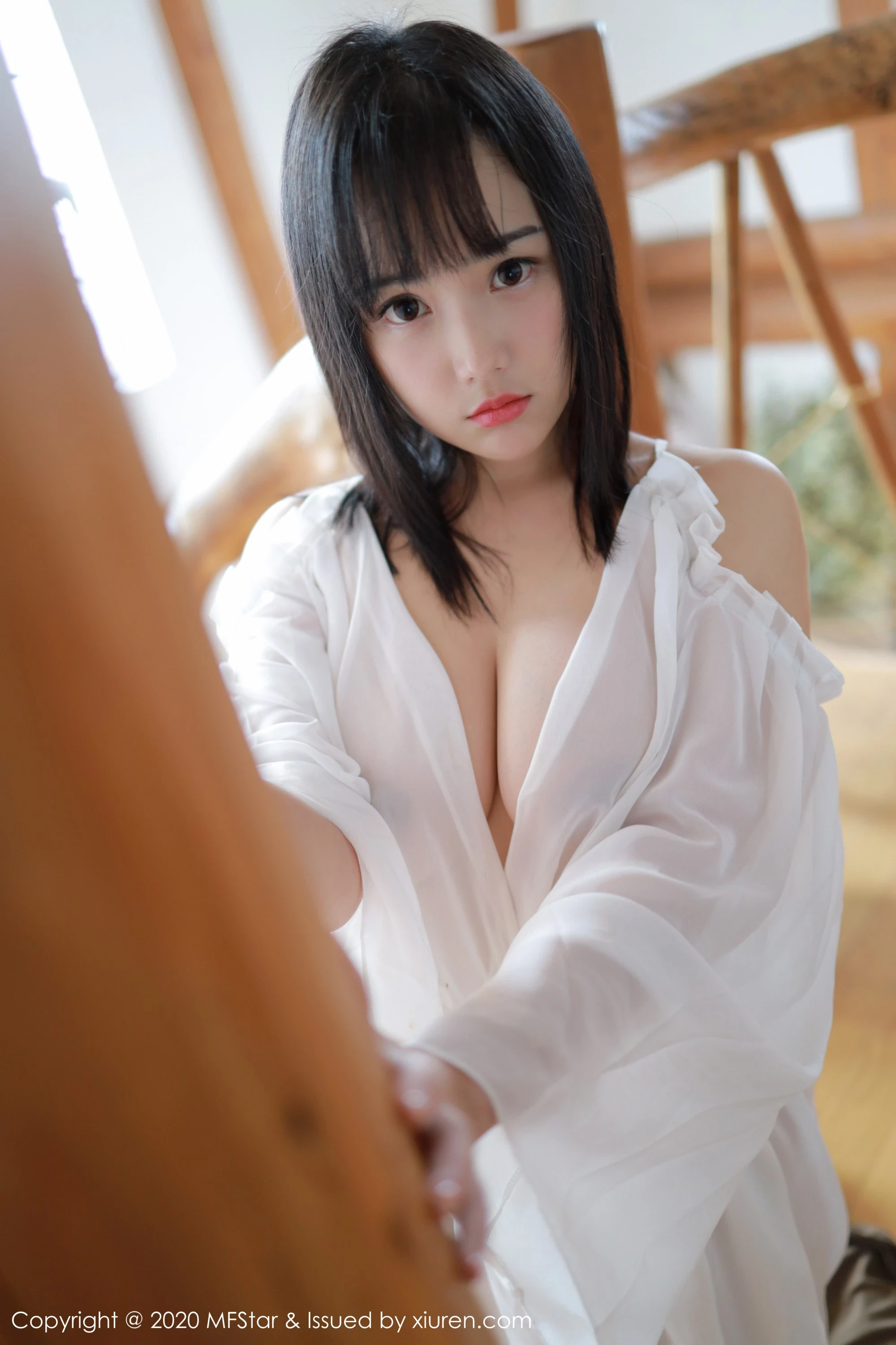 [MFStar模范学院系列]2020.01.19 VOL.260 徐微微mia 完整版无水印写真[51P]