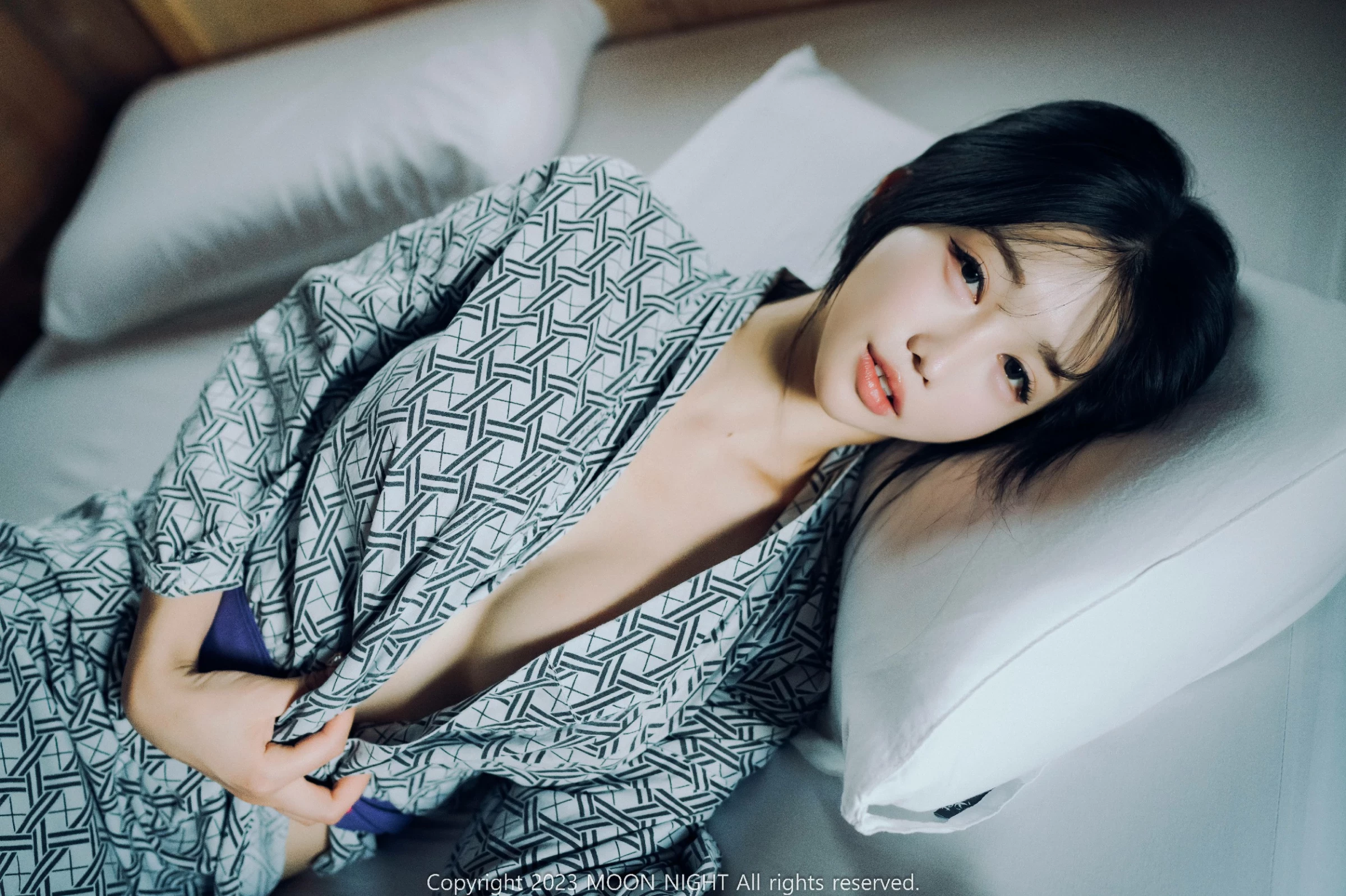 [Moon Night Snap] Yunjin - Digital Photobook [ S.Ver] [84P]