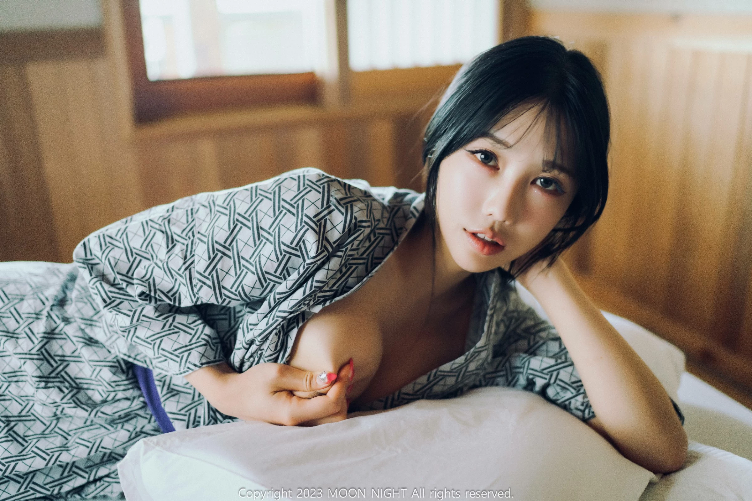 [Moon Night Snap] Yunjin - Digital Photobook [ S.Ver] [84P]