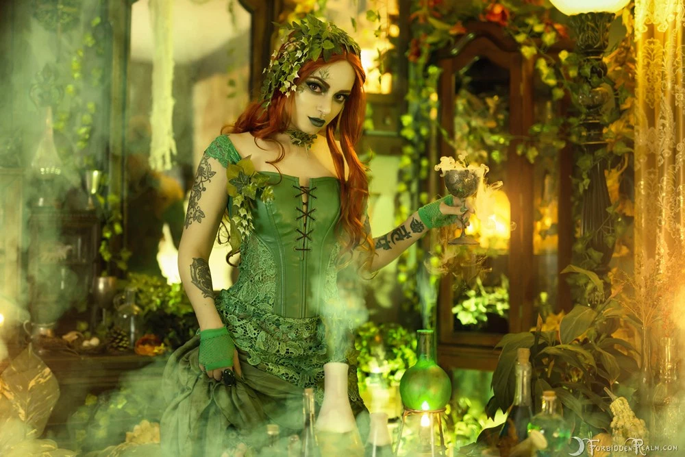 Genevieve - Poison Ivy