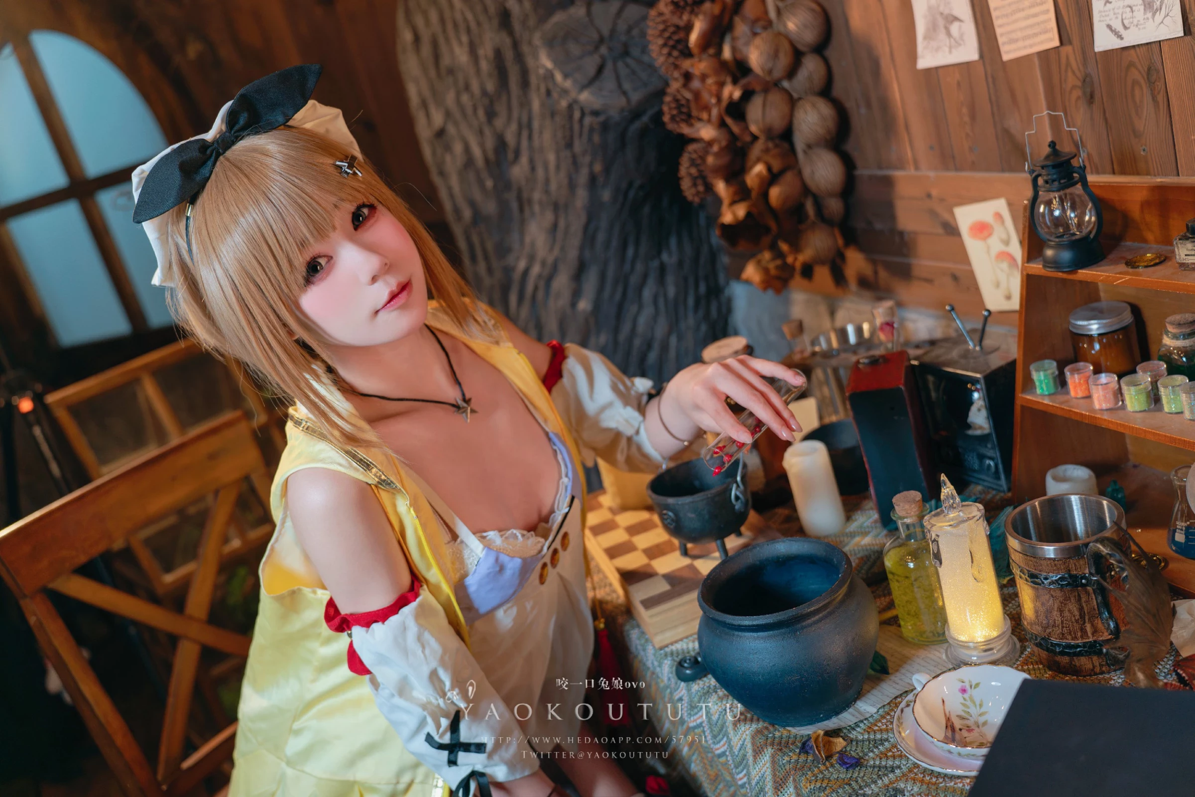 Coser@黏黏团子兔 -  莱莎的秘密工坊’&和我交往吗 [53P]