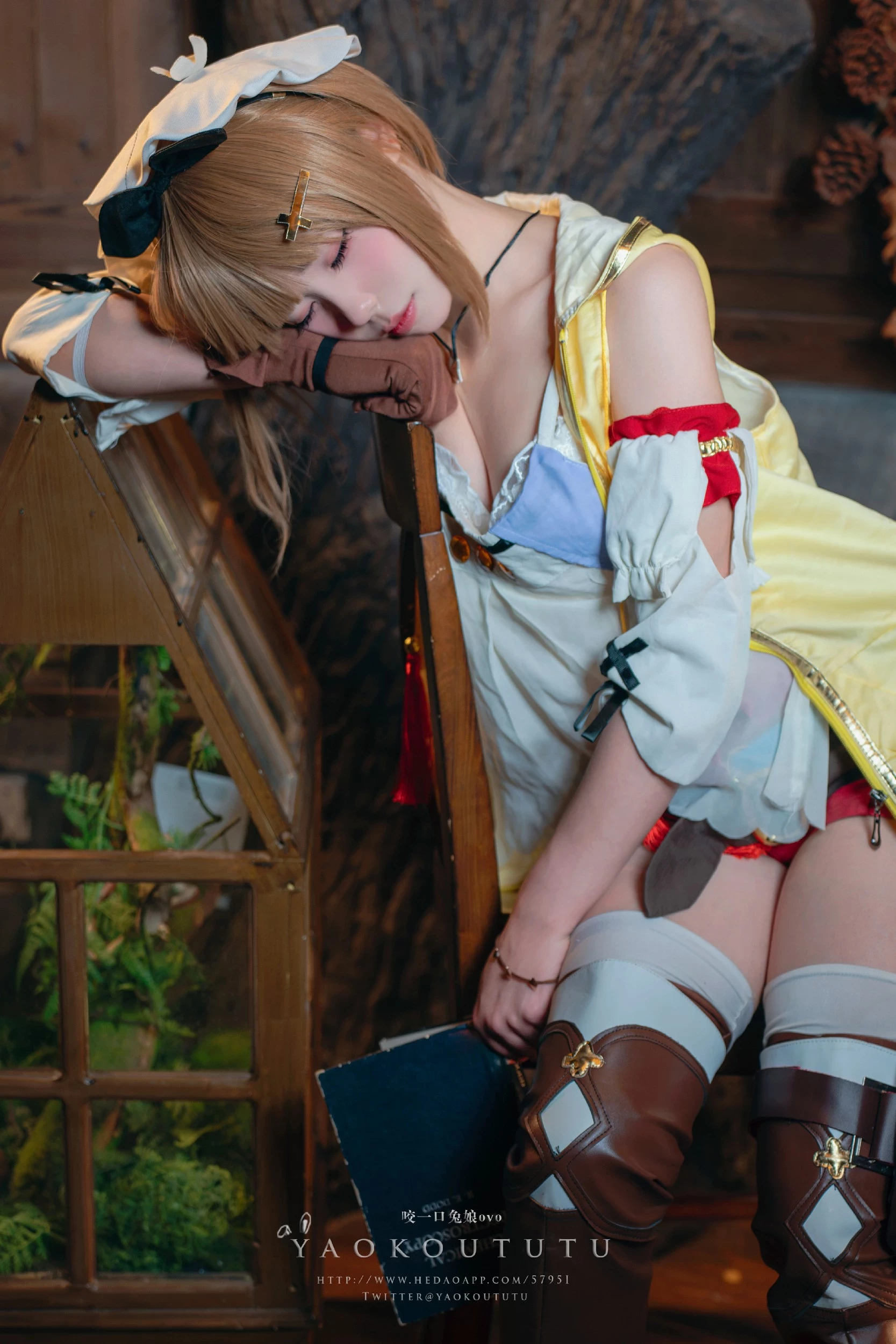 Coser@黏黏团子兔 -  莱莎的秘密工坊’&和我交往吗 [53P]