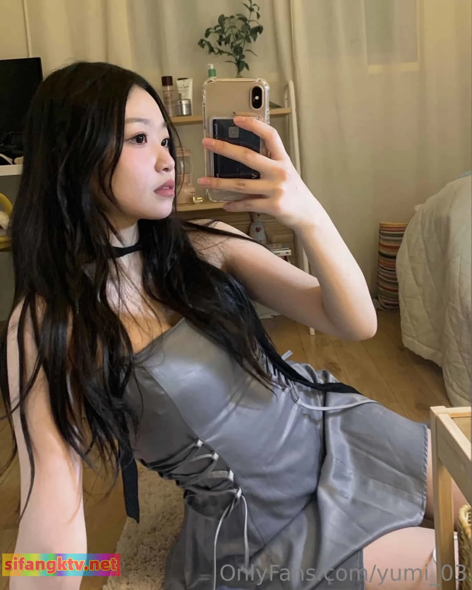 OnlyFans可盐可甜清秀网红女神yumi私拍被金主花样调教 126P