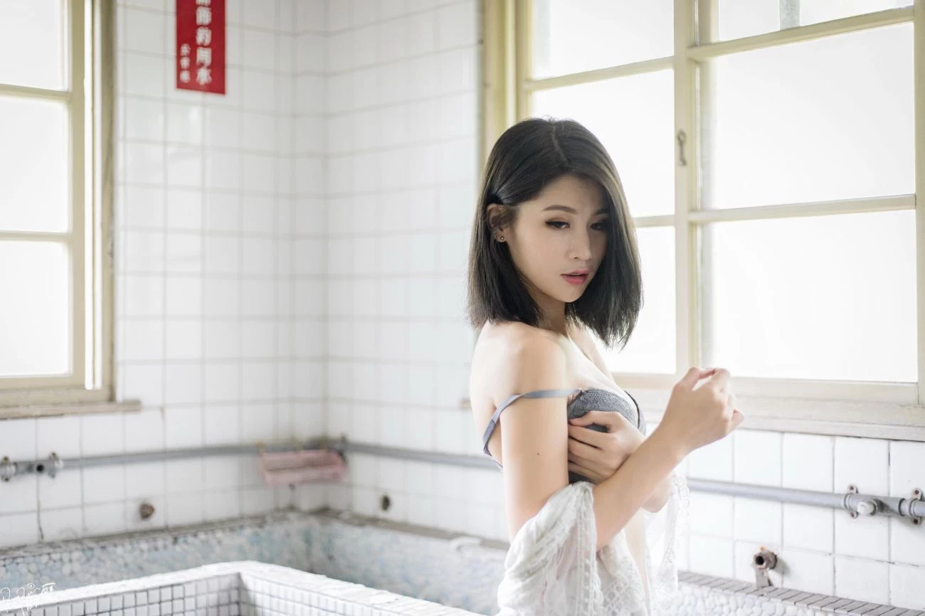 美腿高跟鞋外拍 Beautiful sweet girl Pee Chang [85P]