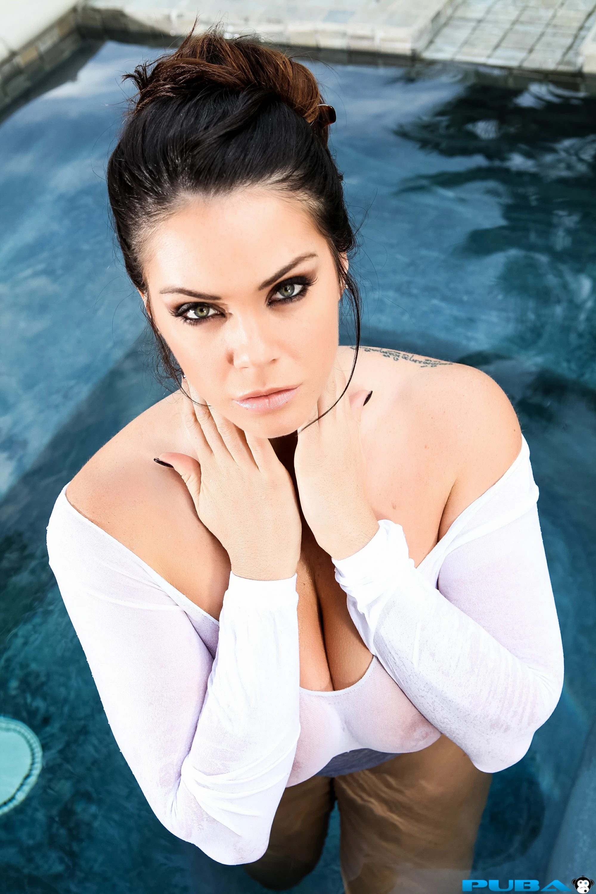 Alison Tyler - Behind the Scenes of Alison Tyler s jacuzzi photo shoot [254P]