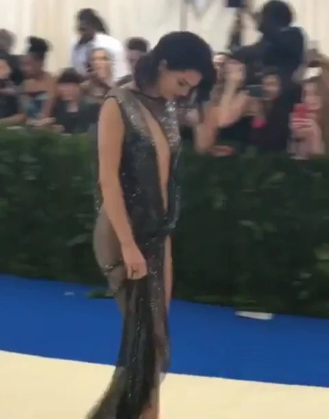 Kendall Jenner Met Gala 20170501红毯走秀 [123P]