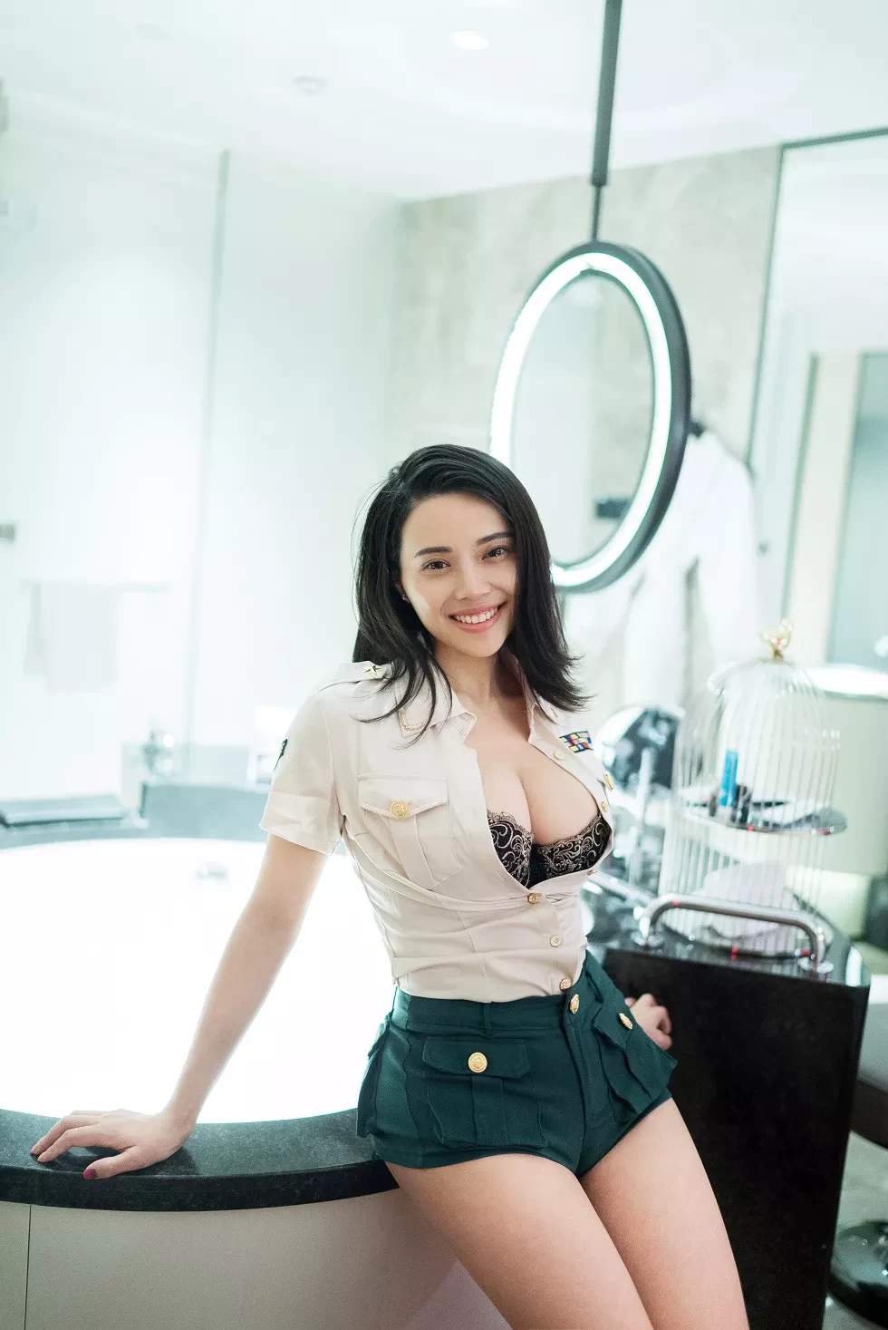 推女郎第74期_蜀女嫩模林萌萌笑容灿烂萌颜巨乳性感内衣写真30P