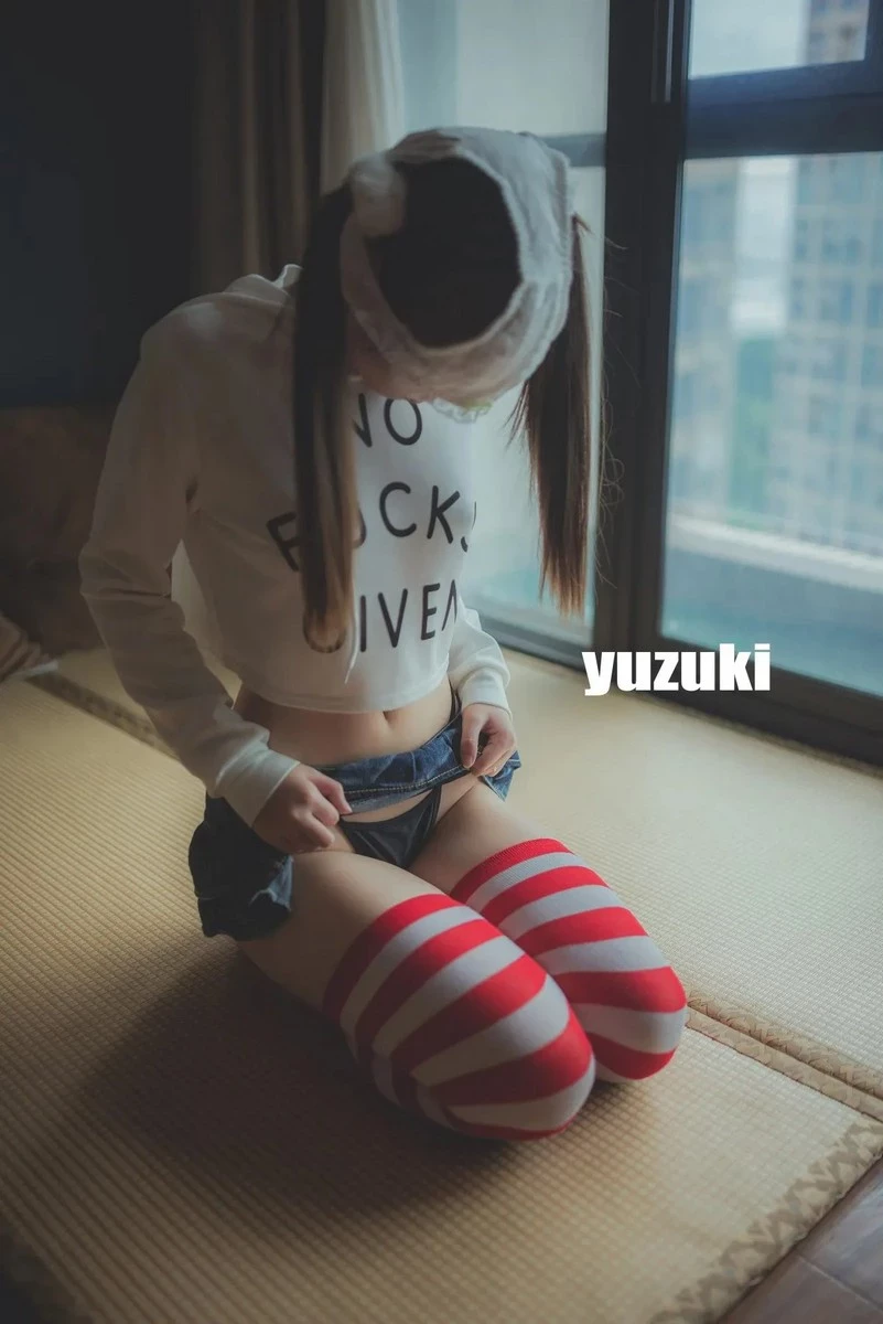 柚木YUZUKI 图包第32季泡泡条纹袜 [78P]