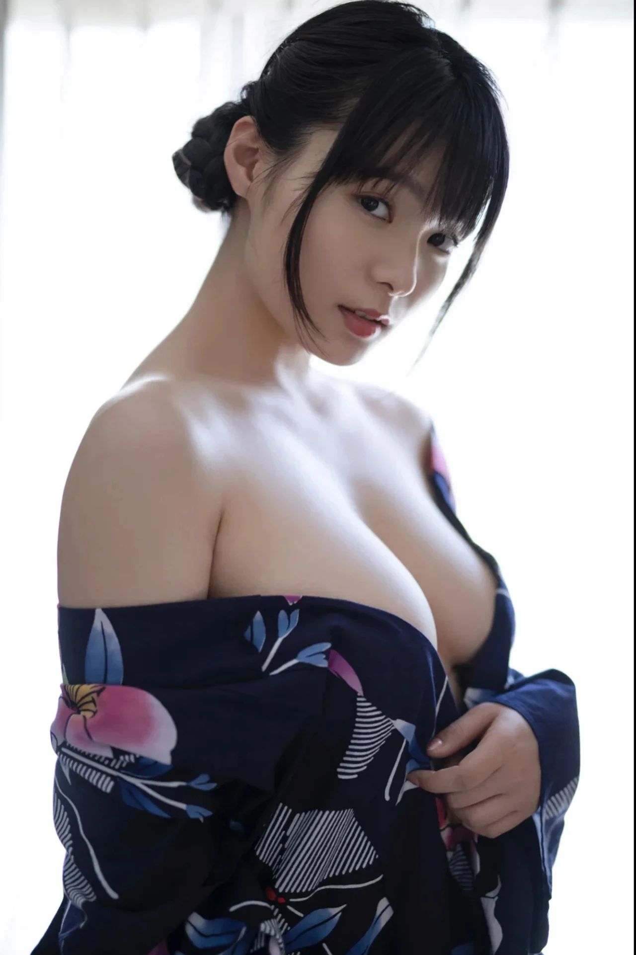 [星名美津纪] 美乳樱花妹身材来势汹汹.....完全藏不住 [23P]