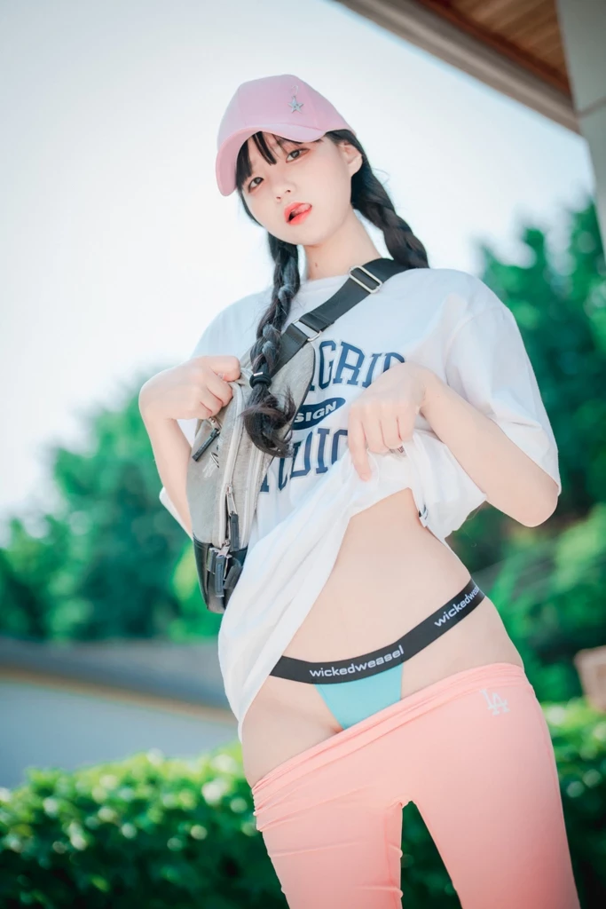 DJAWA Photo – Jeong Jenny [정제니] “Loose and Tight Pink” [159P]