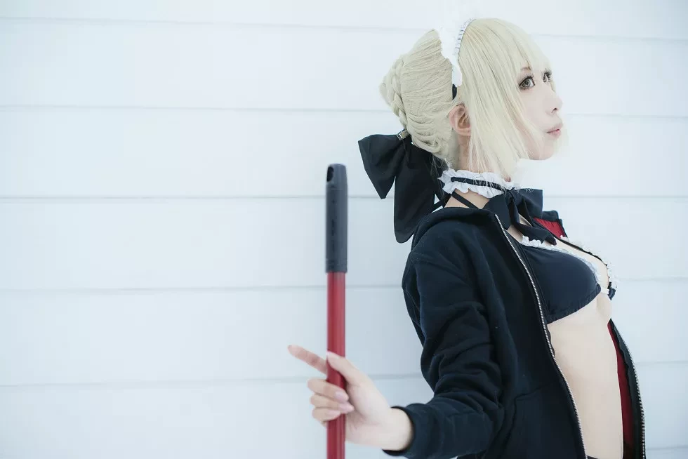 [Cosplay精选]《HeartBreak Morgan》吃雪糕的紧身衣妹子性感写真243P