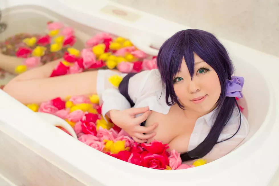 [Cosplay精选]COS正片《は紫や》图集丰满美少女粉红薄纱裙秀豪乳写真200P