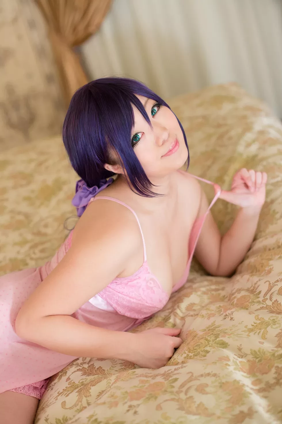 [Cosplay精选]COS正片《は紫や》图集丰满美少女粉红薄纱裙秀豪乳写真200P