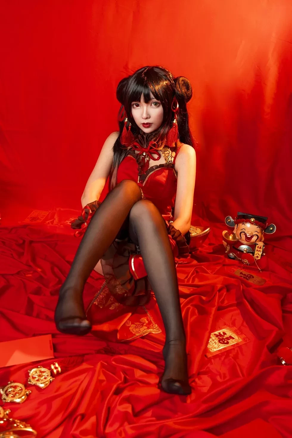 [Cosplay精选]微博Coser小姐姐妍子坚不可摧圣诞礼物主题性感内衣秀完美身材写真24P