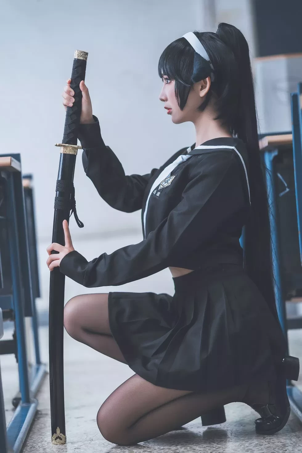 [Cosplay精选]可爱人气Coser面饼仙儿–高雄仙儿黑丝裤袜完美诱惑写真34P