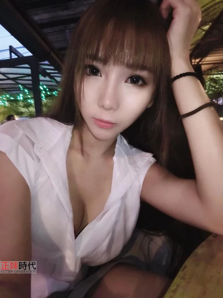 Evonne Chou 身材好棒的甜美正妹 网友都恋爱了