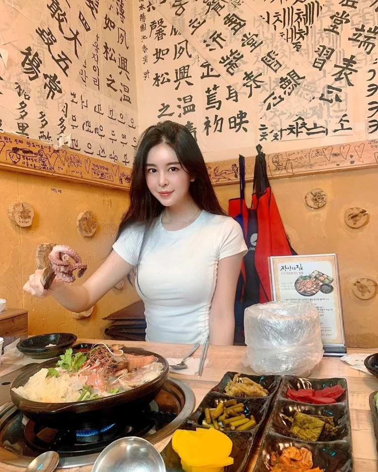 泡菜口味的姊妹丼你吃过吗？极品姊妹“身材和颜值都是SS ”