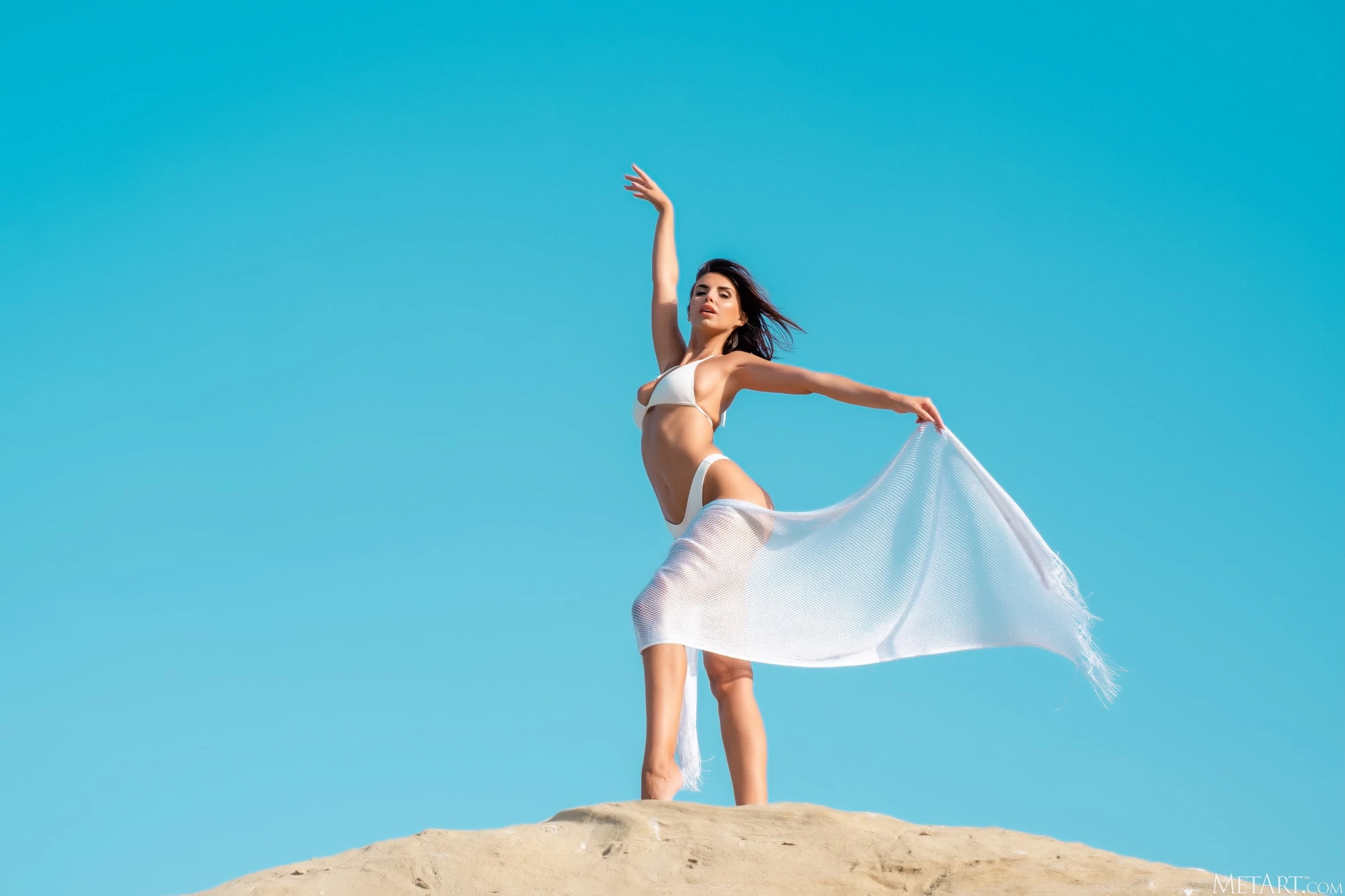 Laura Giraudi On Top Of The World [146P]