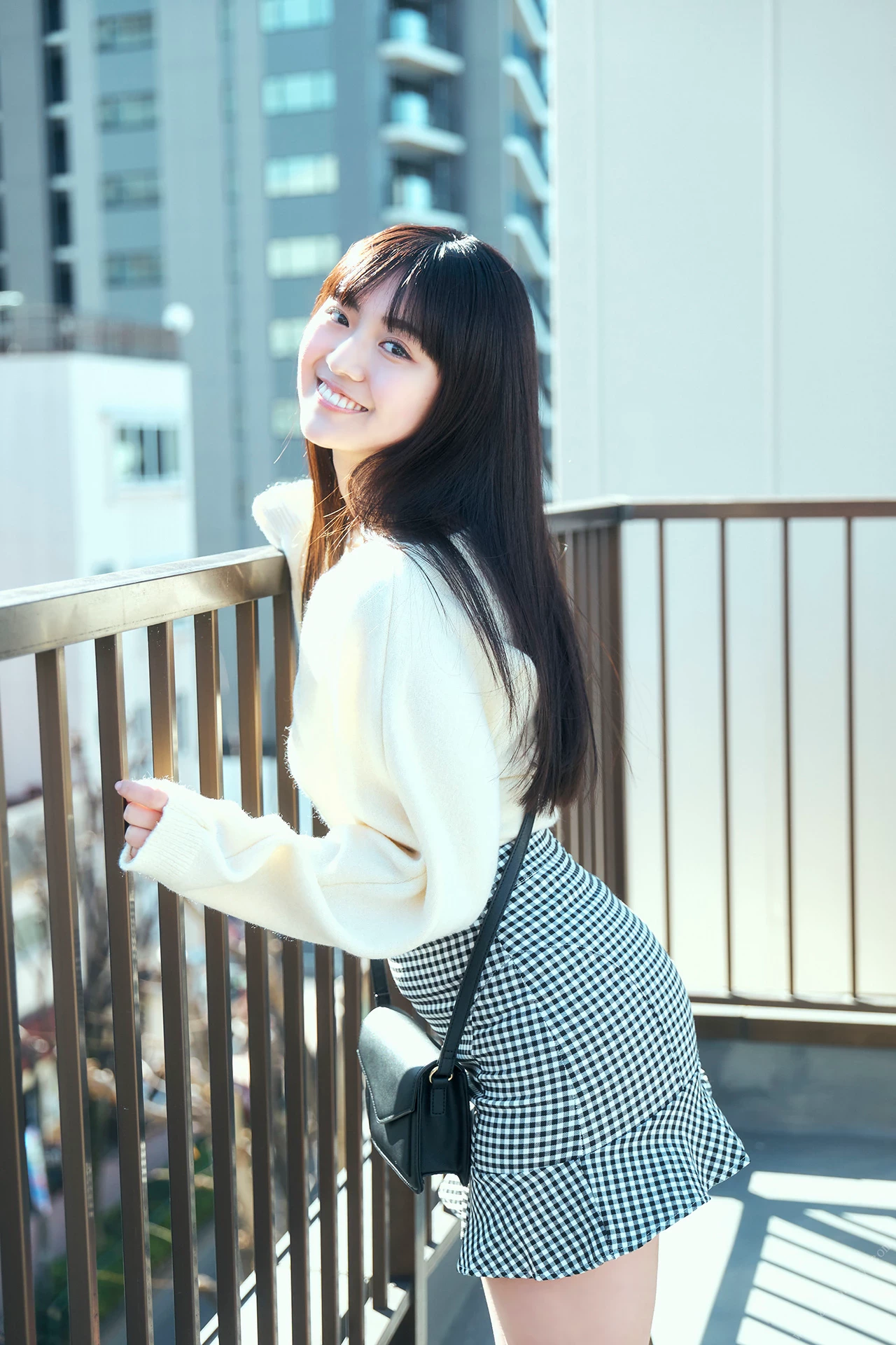 豊田留妃[豊田ルナ][Photobook] 2023.05.30 FLASHデジタル写真集 ヒロインは幼驯染み [109P]