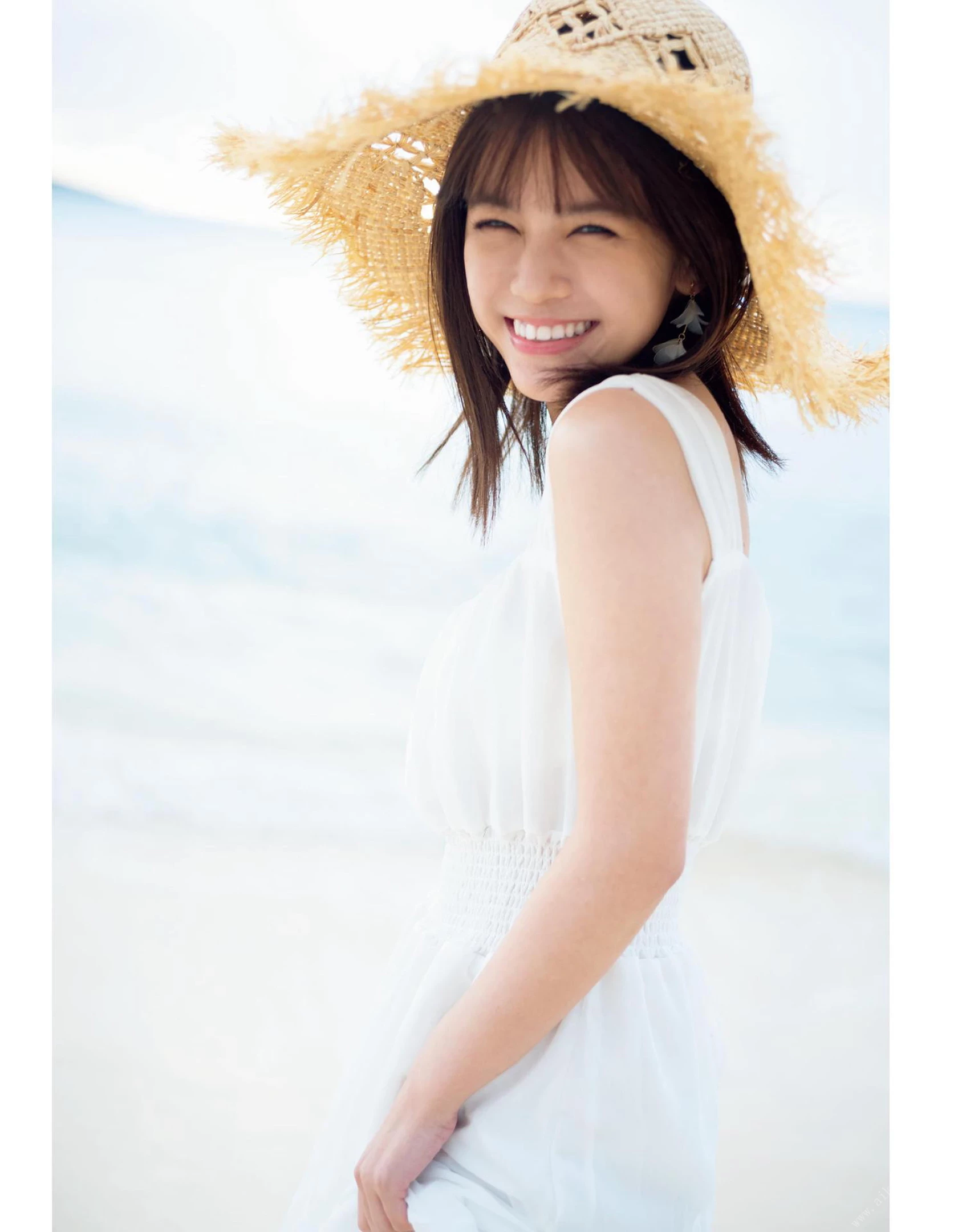 村山优香1st.写真集 MY～辉く瞳～ [106P]