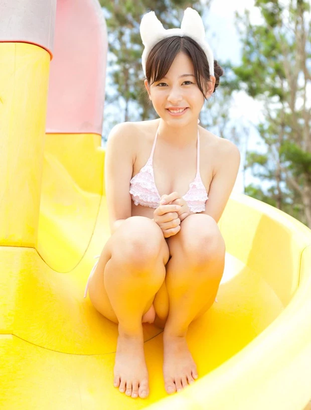 白嫩mm堀川美加子海边比基尼清新写真