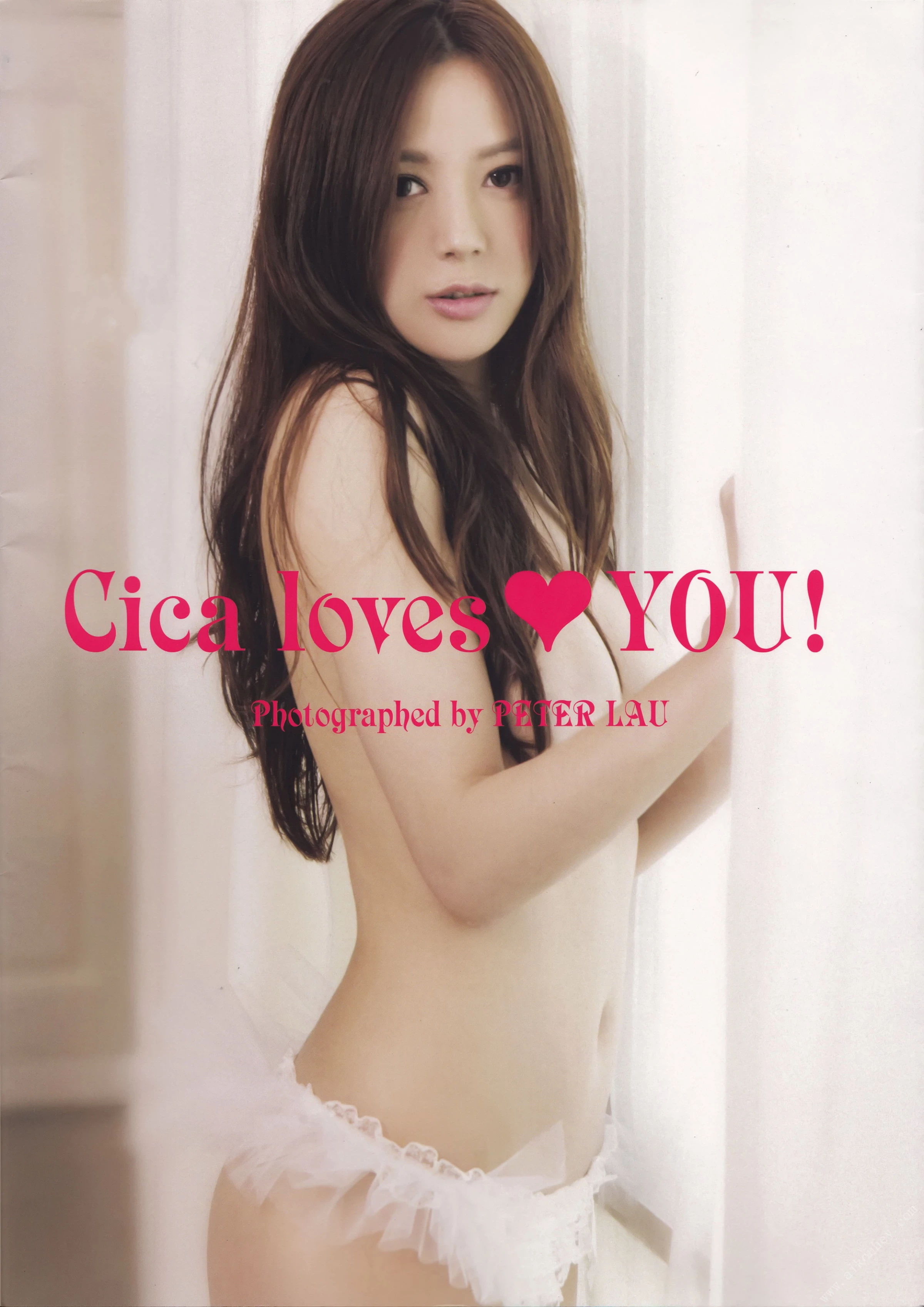 周伟彤[Photobook] Cica 写真集“Cica loves YOU！” [109P]