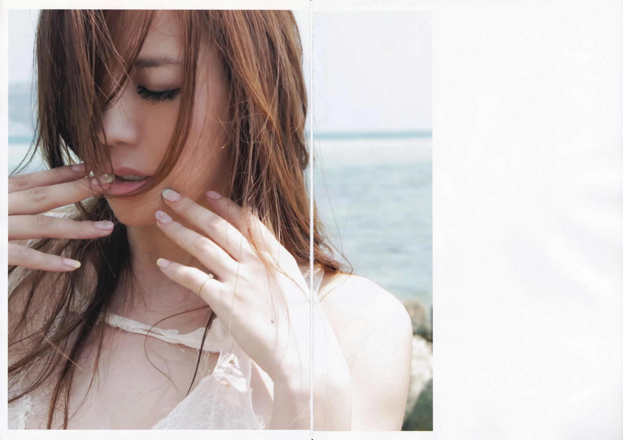 周伟彤[Photobook] Cica 写真集“Cica loves YOU！” [109P]