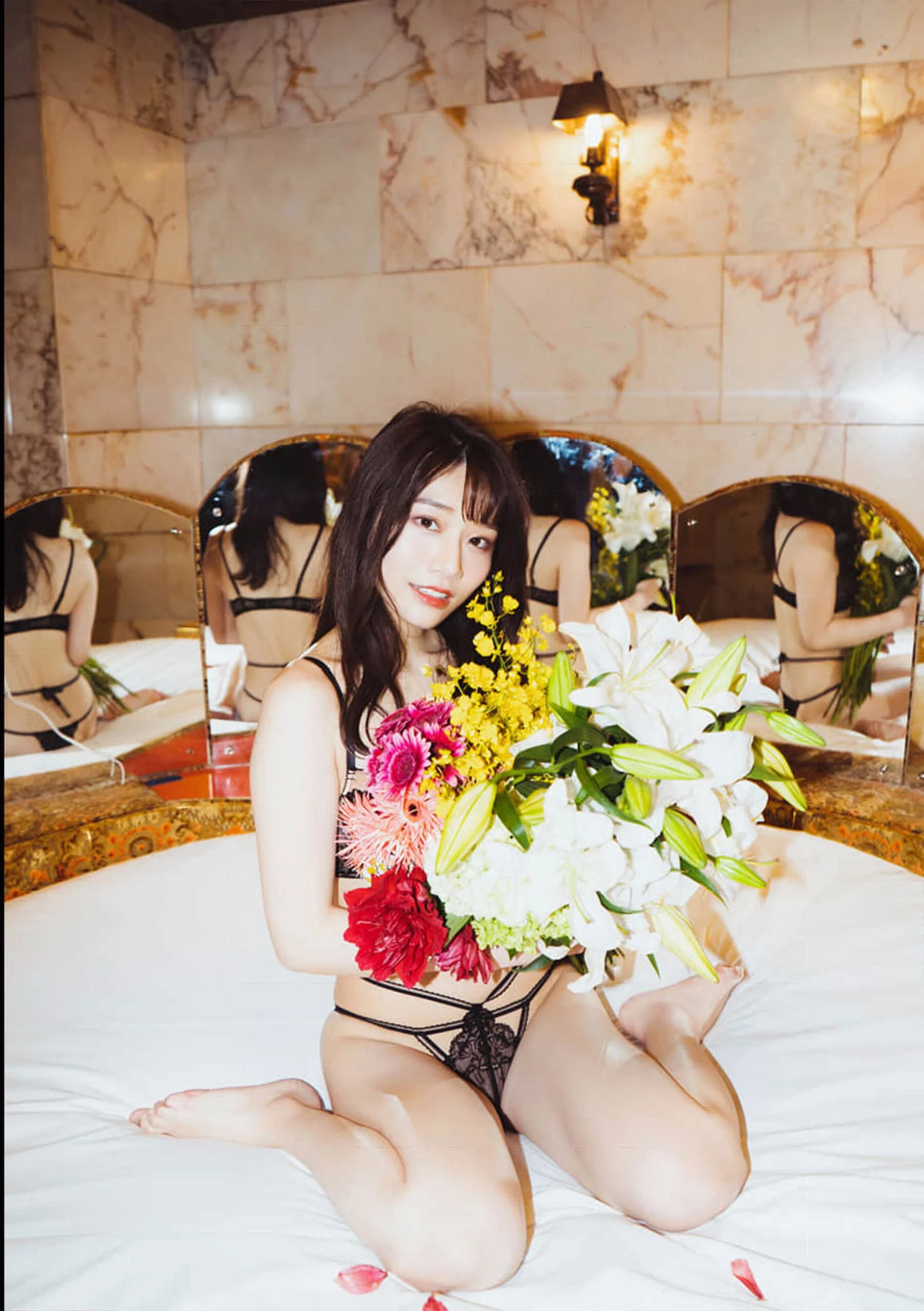 河北彩花[Photo]《1st.Photobook》 [251P]